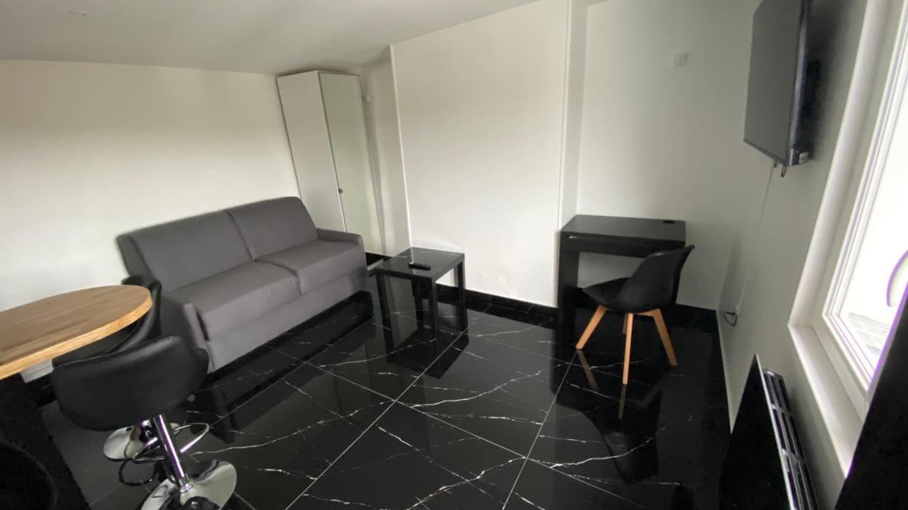 Bella Vita - Studio Tout Equipe - Tv Netflix - Centre Ville 100M- Gare 50M - Basilique 200M Lisieux Exteriör bild