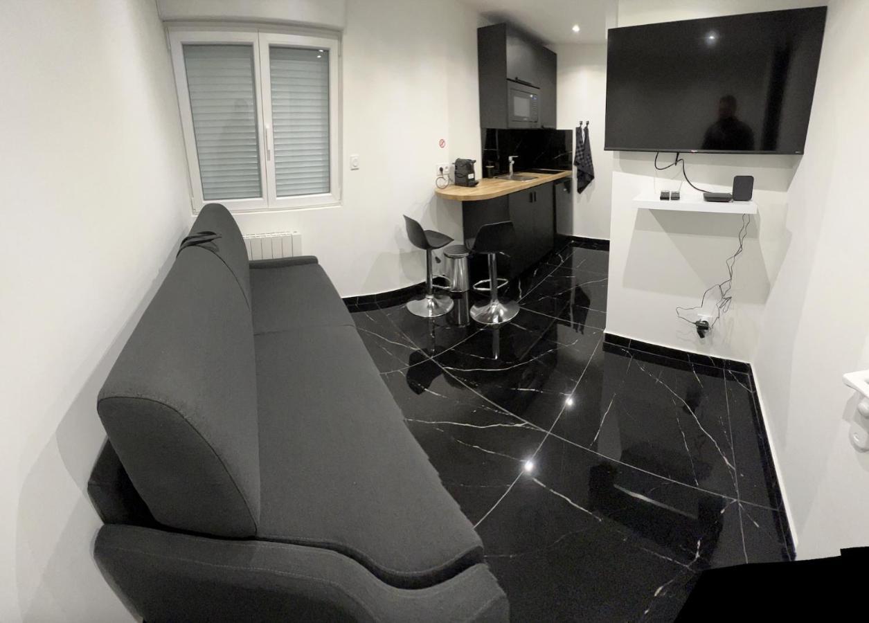 Bella Vita - Studio Tout Equipe - Tv Netflix - Centre Ville 100M- Gare 50M - Basilique 200M Lisieux Exteriör bild
